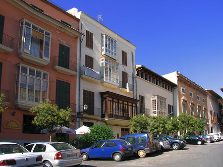 Gebäude vor der San Francesc - Mallorca (Palma de Maljorka)